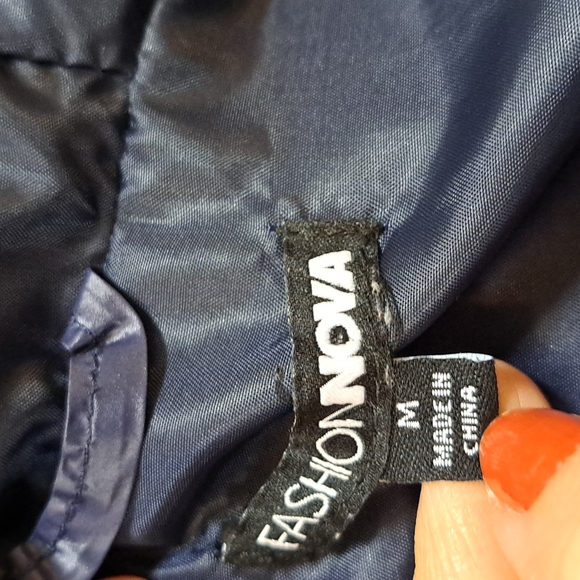 Fashion Nova Dark Blue Puffer Coat. Size Medium NWOT - Picture 10 of 11